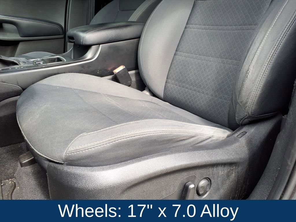 Used 2017 Kia Sorento LX w/ LX Convenience Package image 19