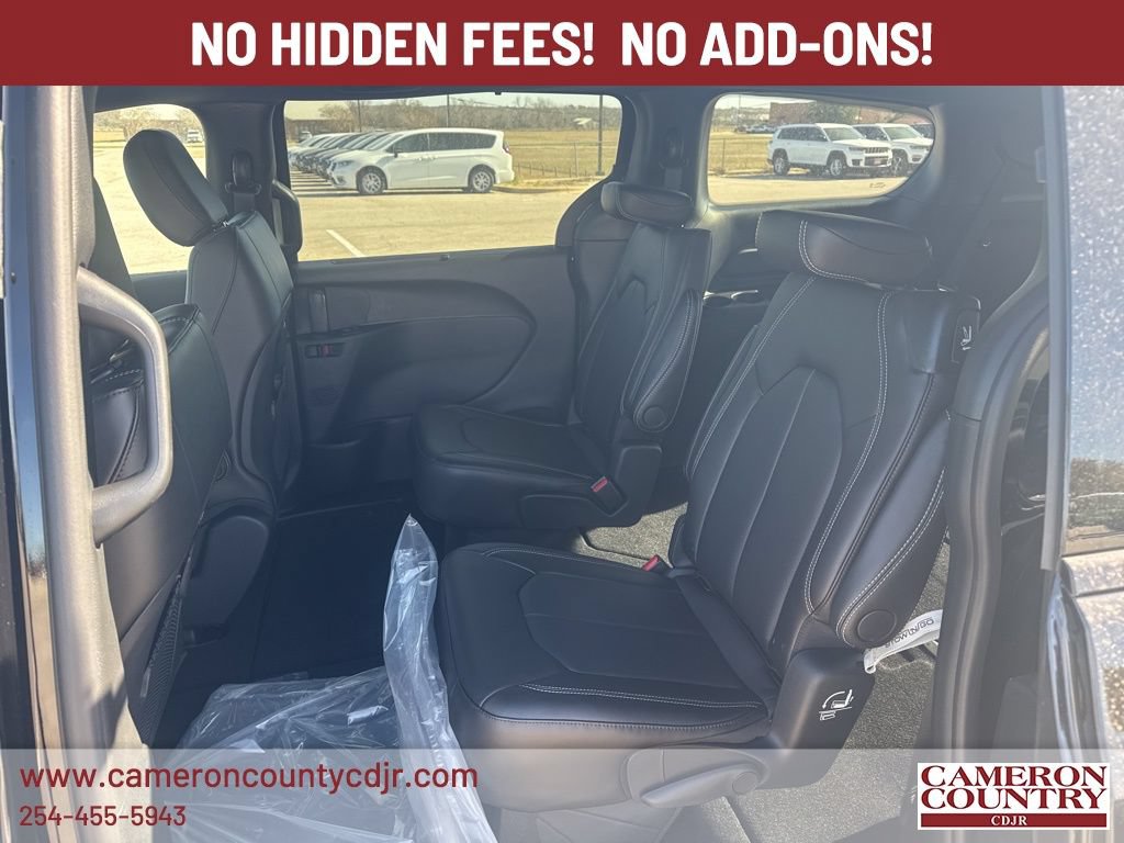New 2026 Chrysler Pacifica Select w/ S Appearance Package FWD image 16