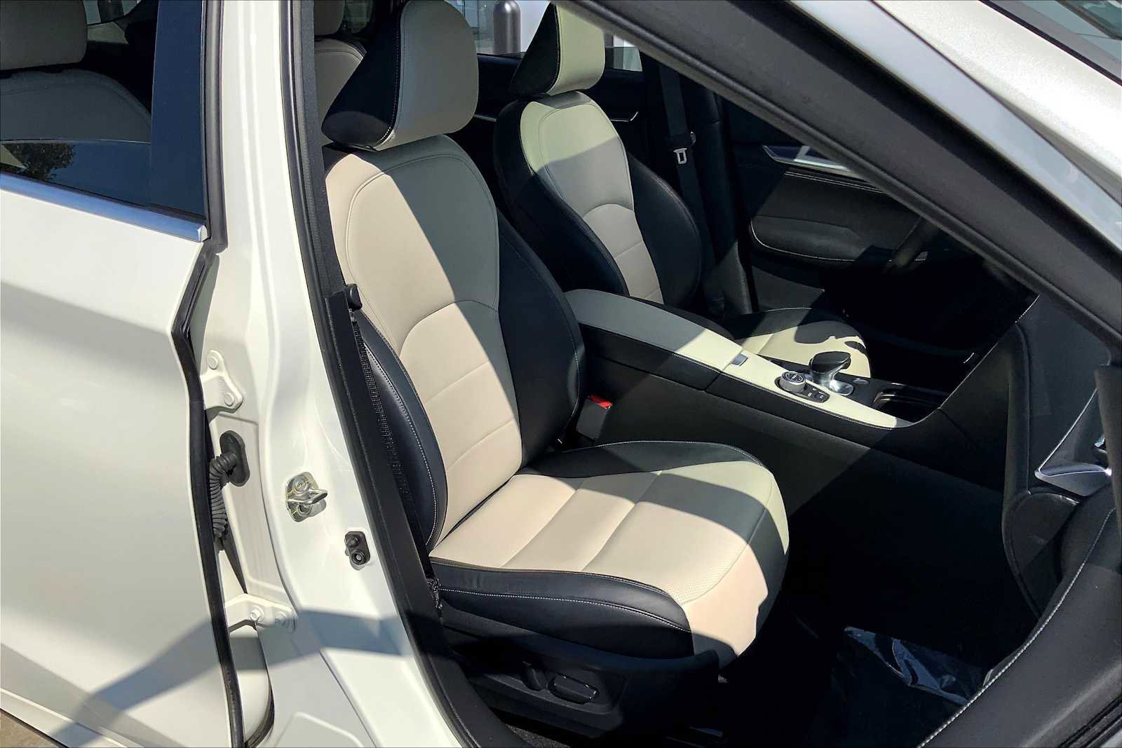 Used 2023 INFINITI QX55 Luxe w/ Cargo Package image 7