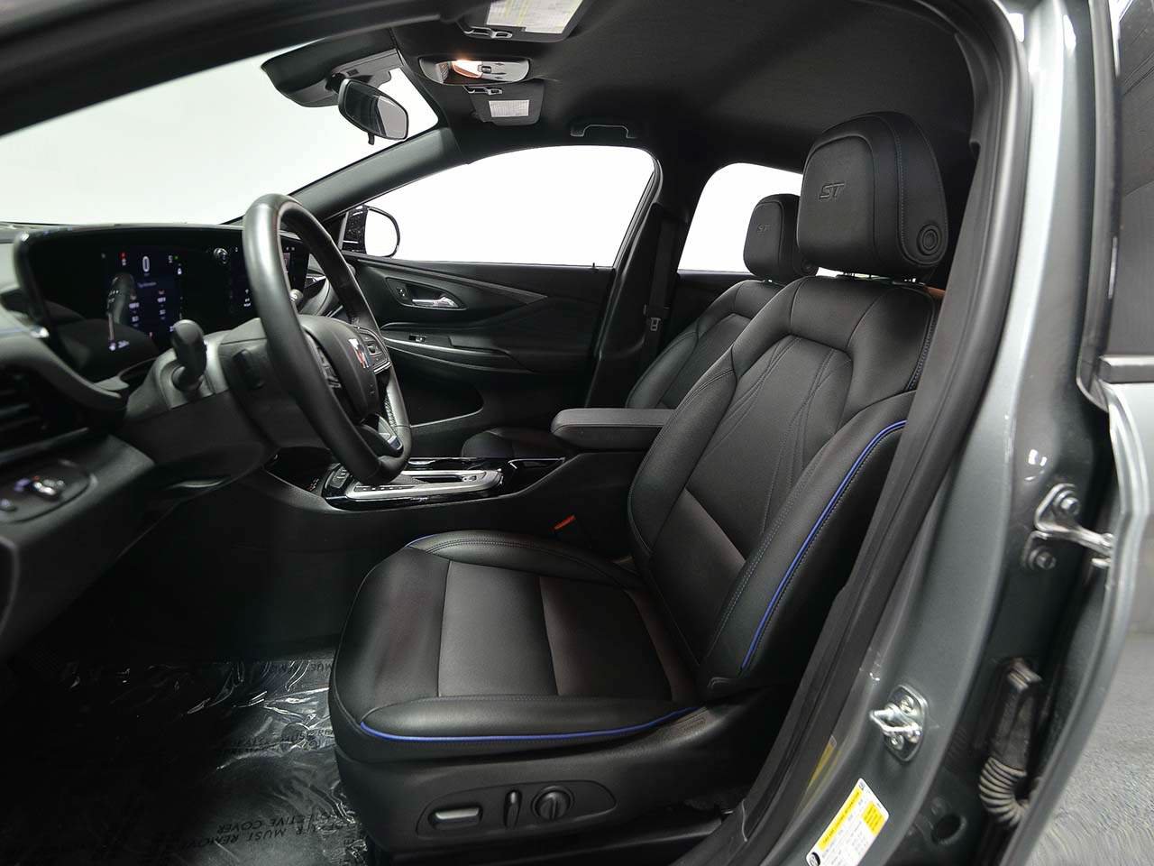 Used 2025 Buick Envista Sport Touring w/ Convenience I Package FWD image 7
