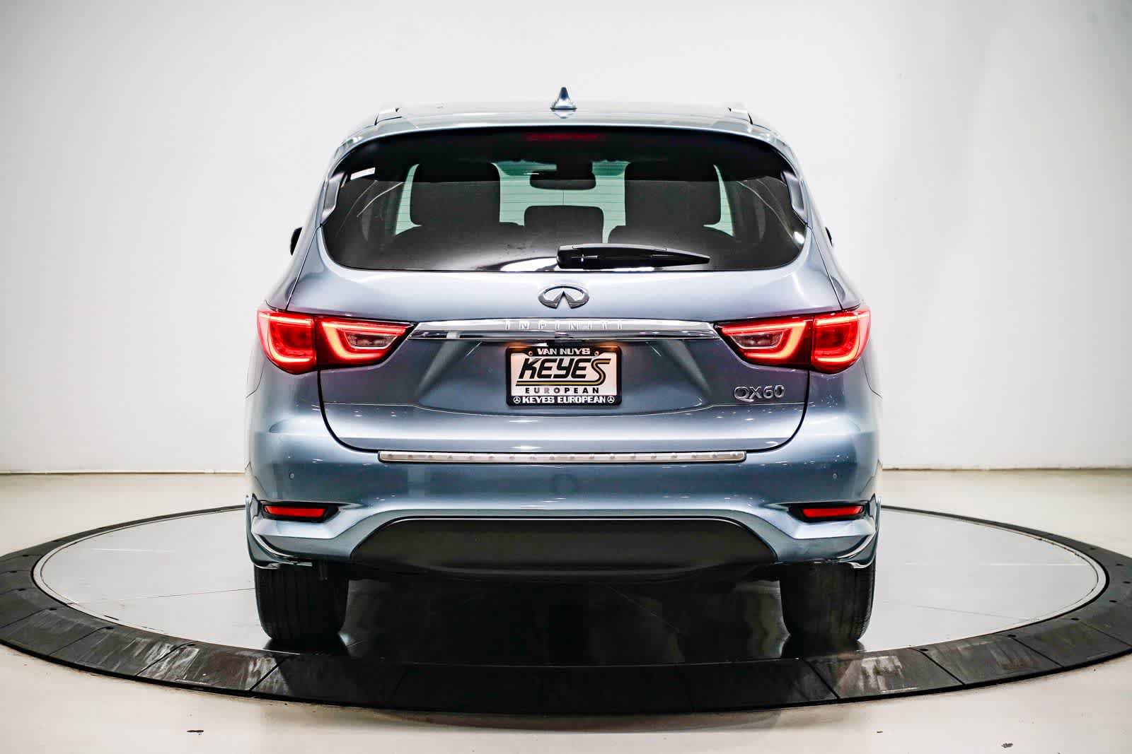 Used 2017 INFINITI QX60 FWD w/ Premium Plus Package image 3
