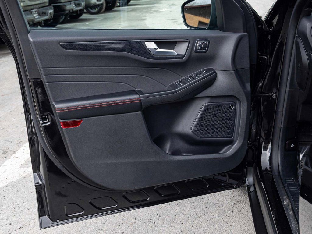 Used 2025 Ford Escape ST-Line Elite w/ Premium Technology Package image 11