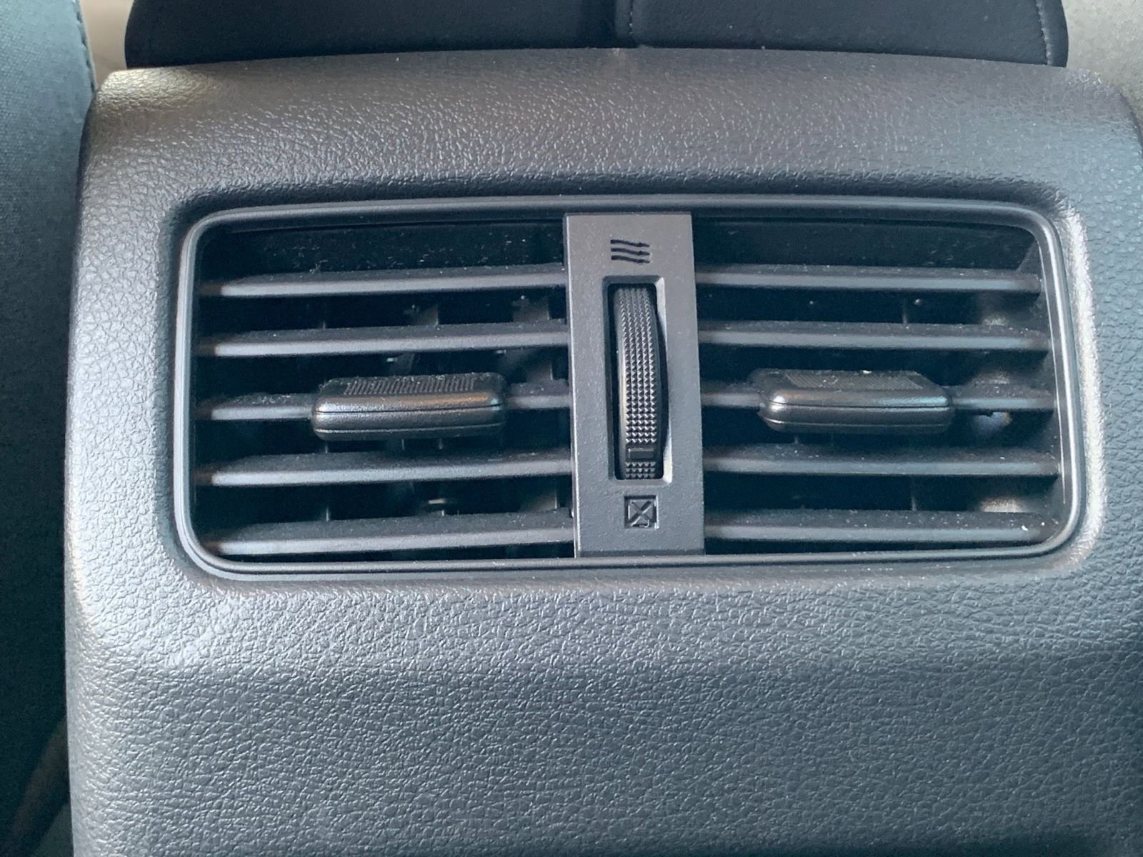 Used 2025 Nissan Rogue SV image 24