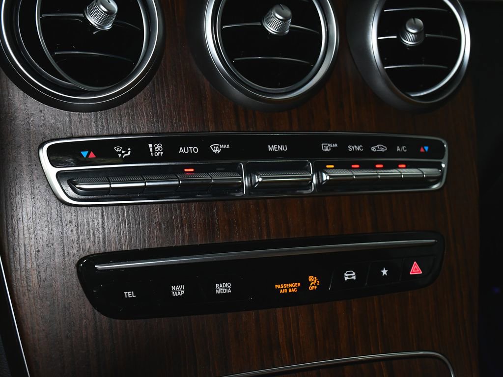 Used 2022 Mercedes-Benz GLC 300 4MATIC Coupe image 31