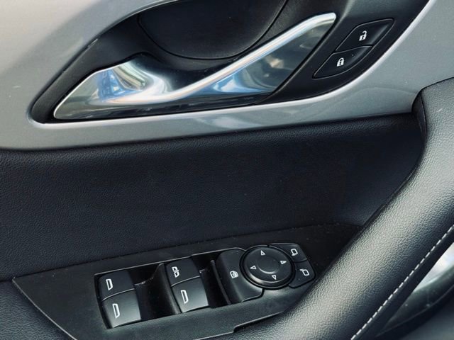 Used 2025 Chevrolet Blazer LT AWD/4WD image 13