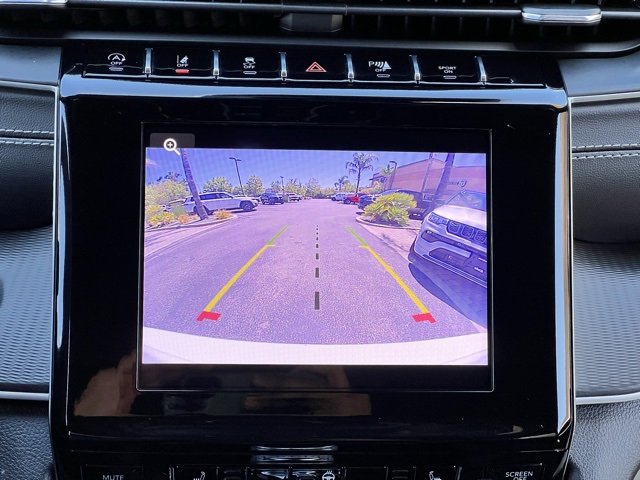 Used 2023 Jeep Grand Cherokee L Laredo image 33