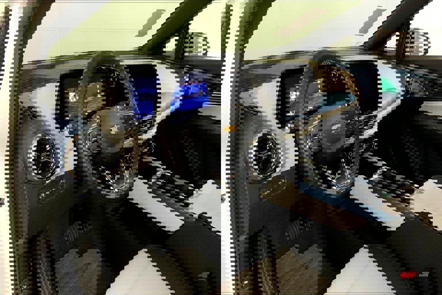 Used 2025 Chevrolet Equinox EV LT FWD image 14