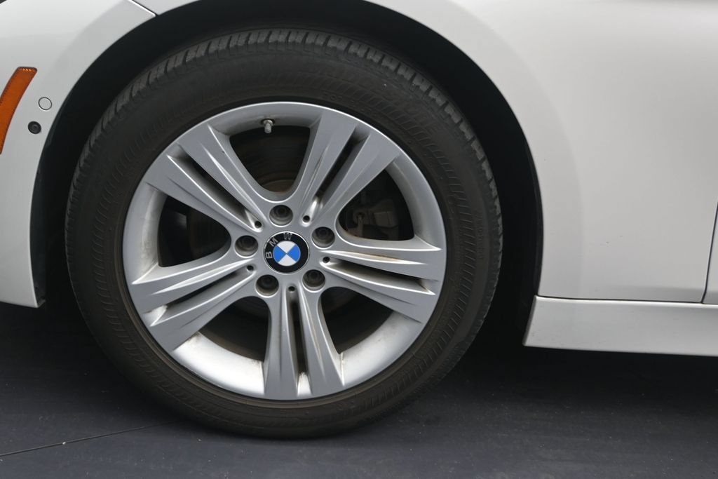 Used 2018 BMW 330i Sedan RWD image 9