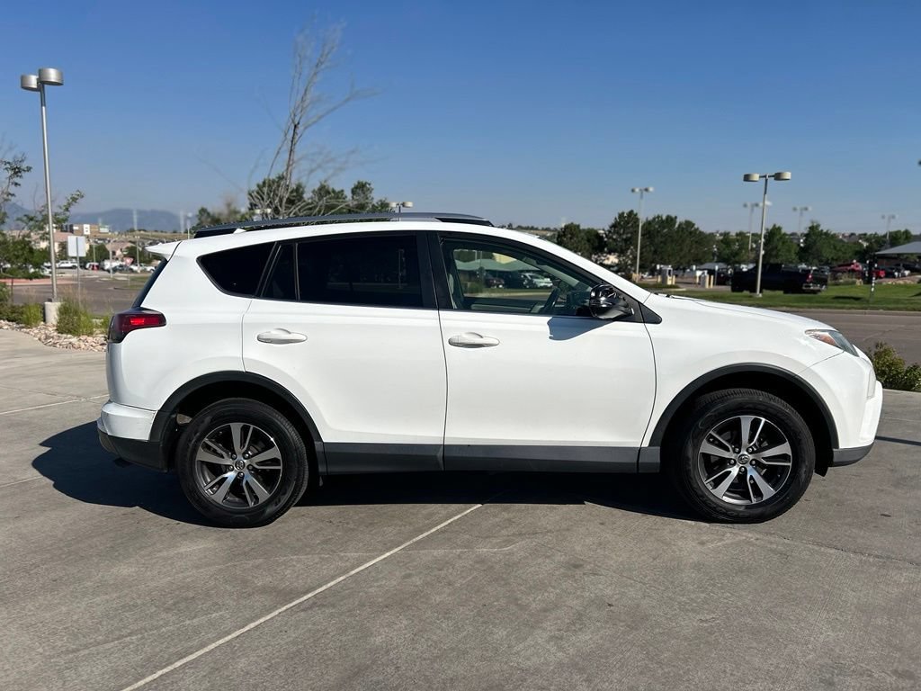 Used 2018 Toyota RAV4 XLE FWD image 9
