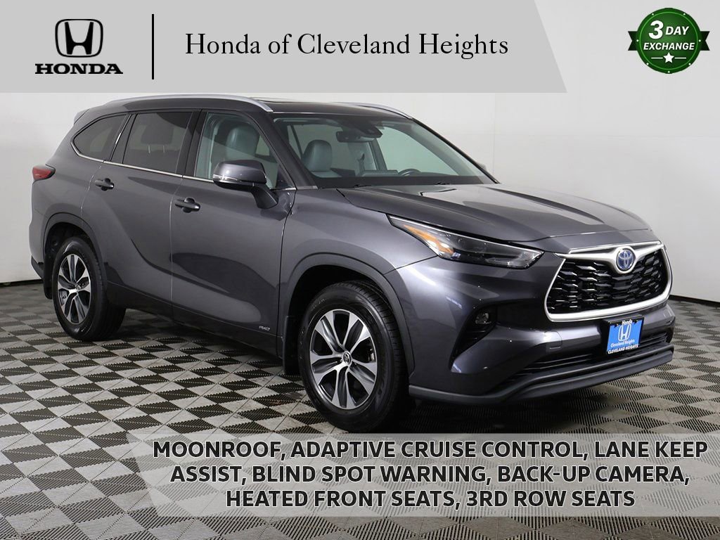 Used 2022 Toyota Highlander XLE image 1