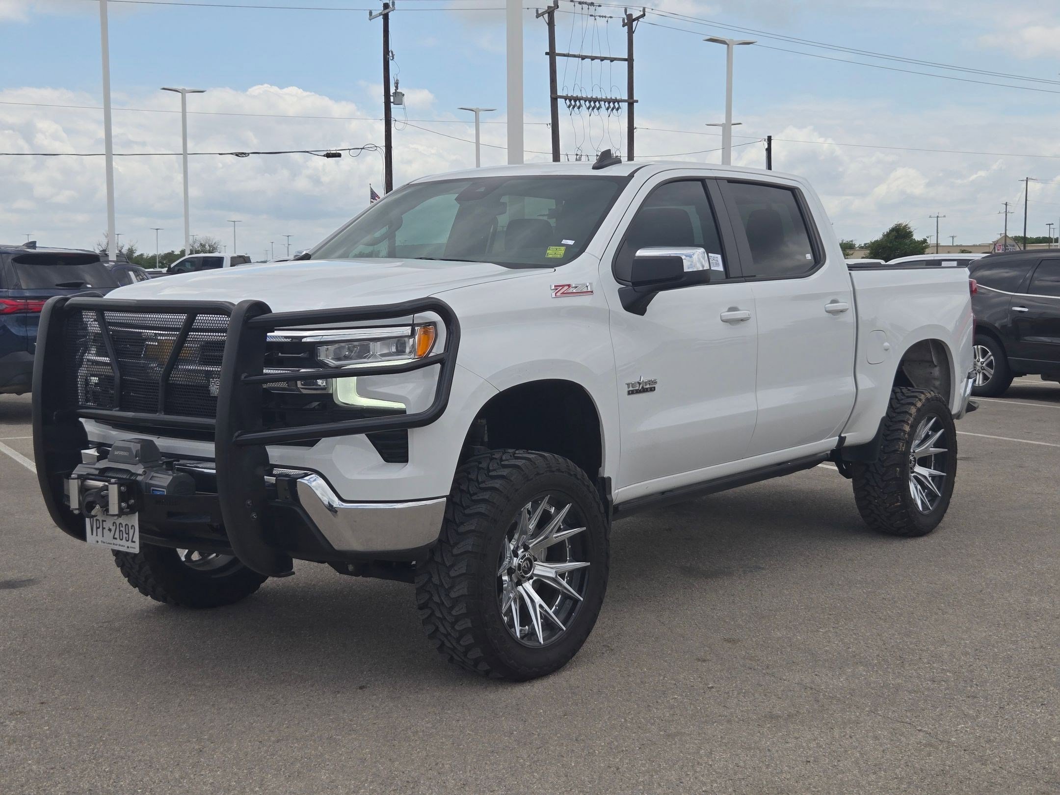 Used 2024 Chevrolet Silverado 1500 LT w/ Z71 Off-Road Package AWD/4WD image 7