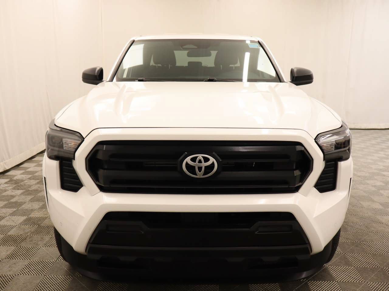 Used 2024 Toyota Tacoma SR w/ SR Upgrade Package AWD/4WD image 4