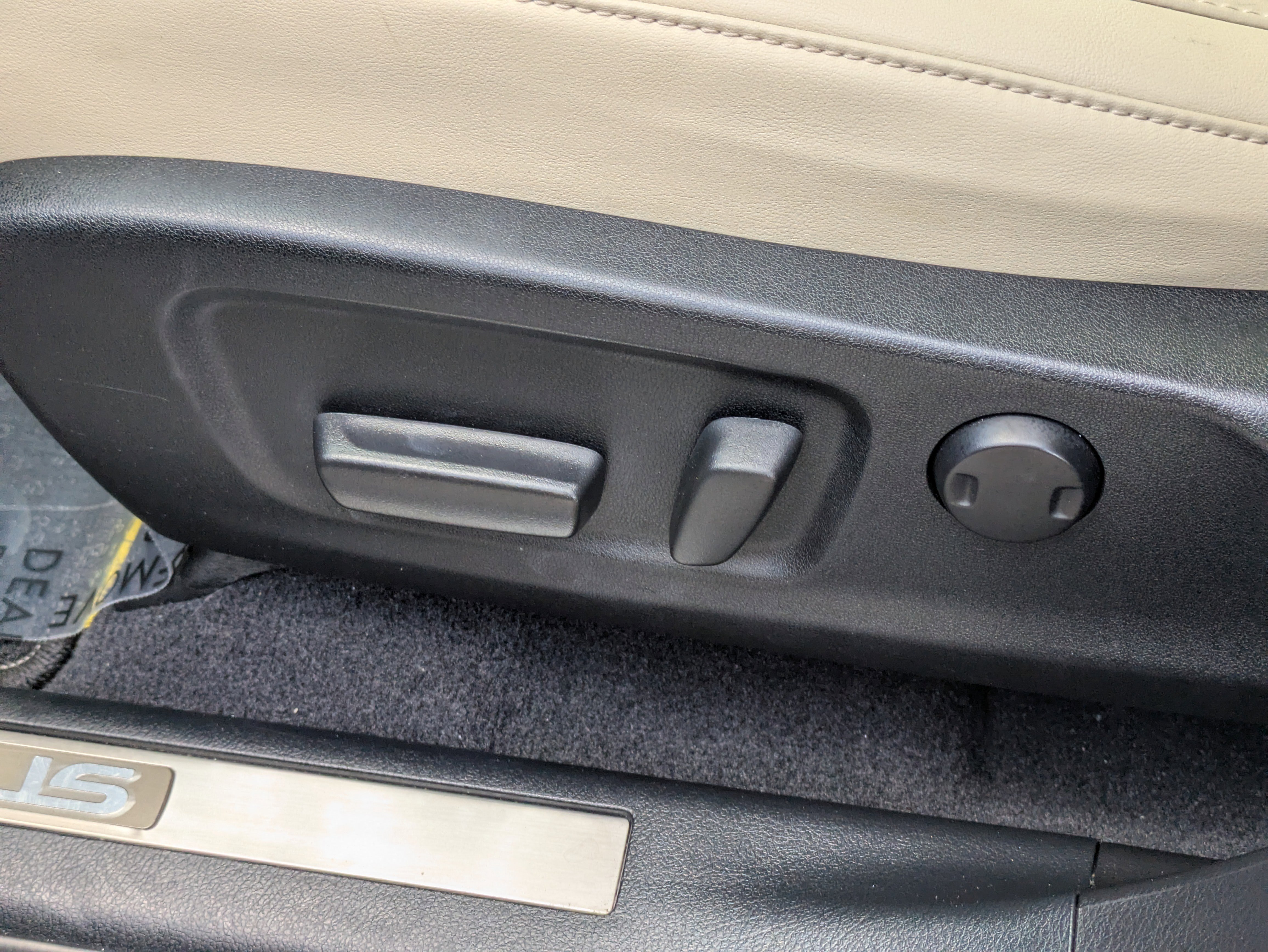 Used 2021 Lexus RX 350L RX 350L w/ Premium Package image 22