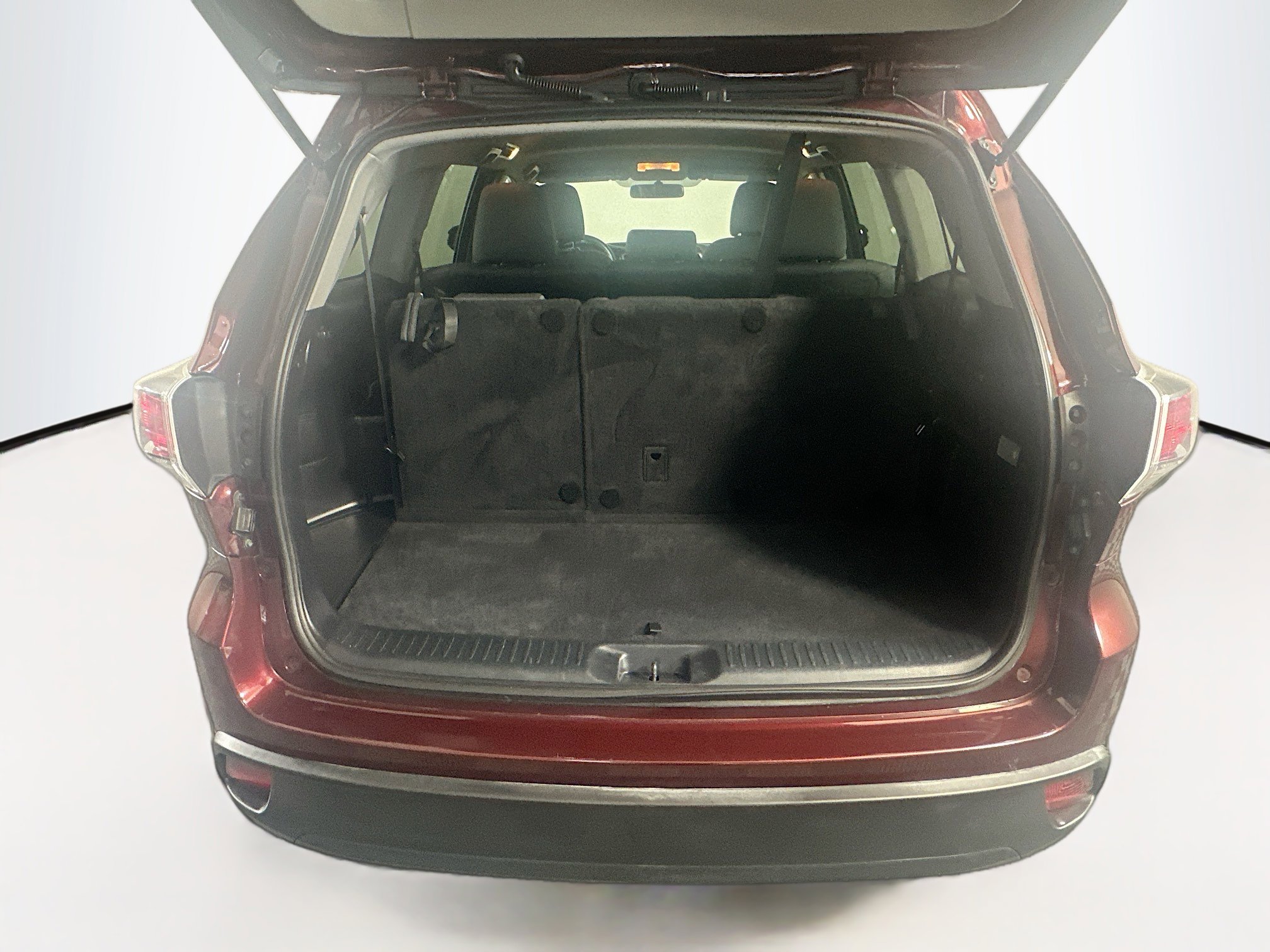 Used 2016 Toyota Highlander LE image 30