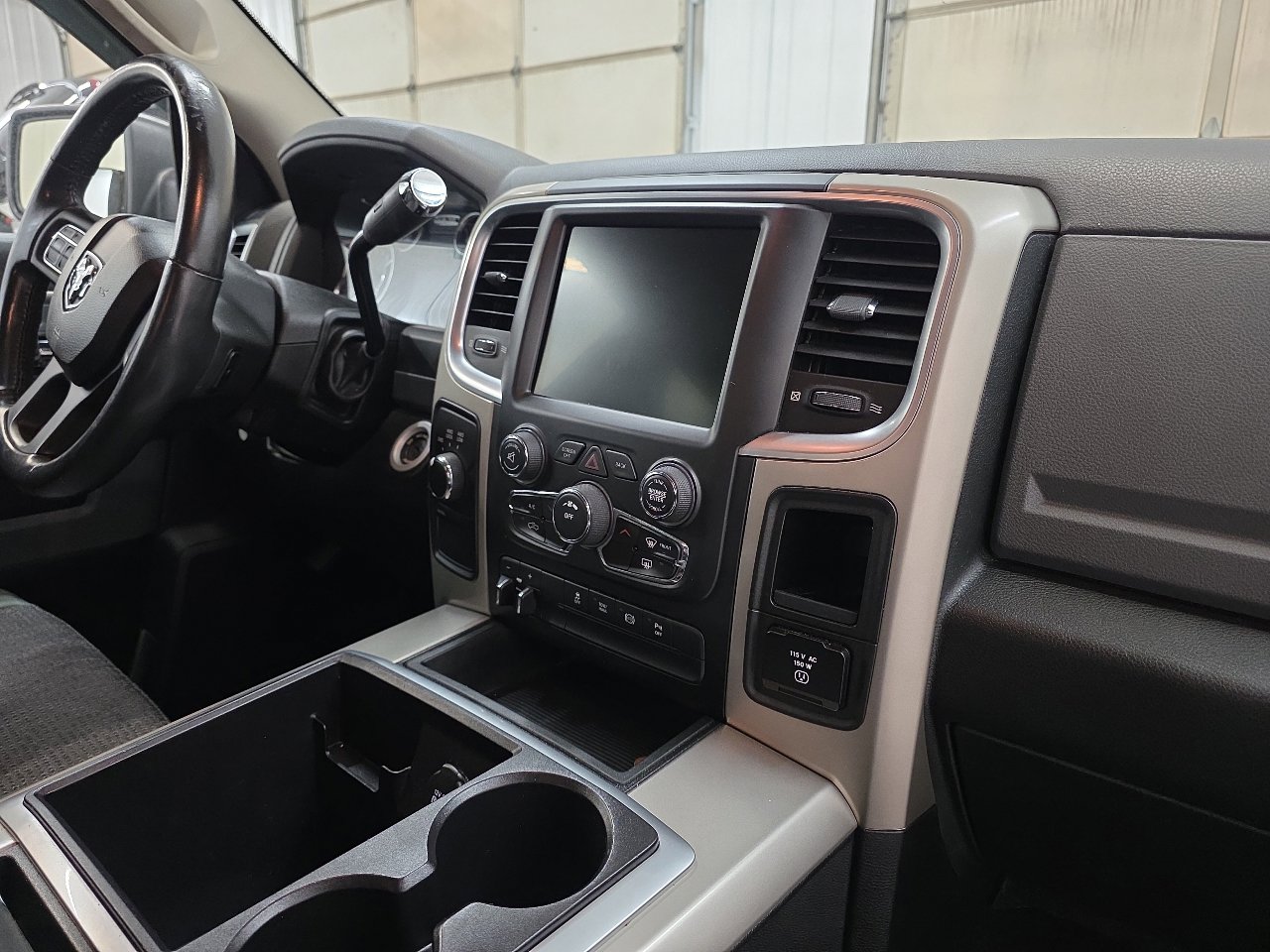 Used 2015 RAM 2500 SLT w/ Luxury Group image 37