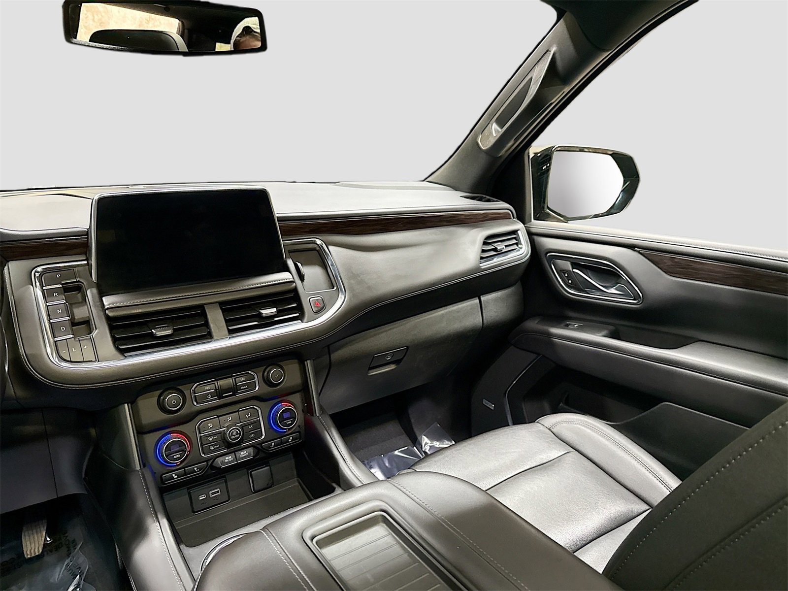 Used 2023 Chevrolet Suburban Z71 w/ Luxury Package image 25