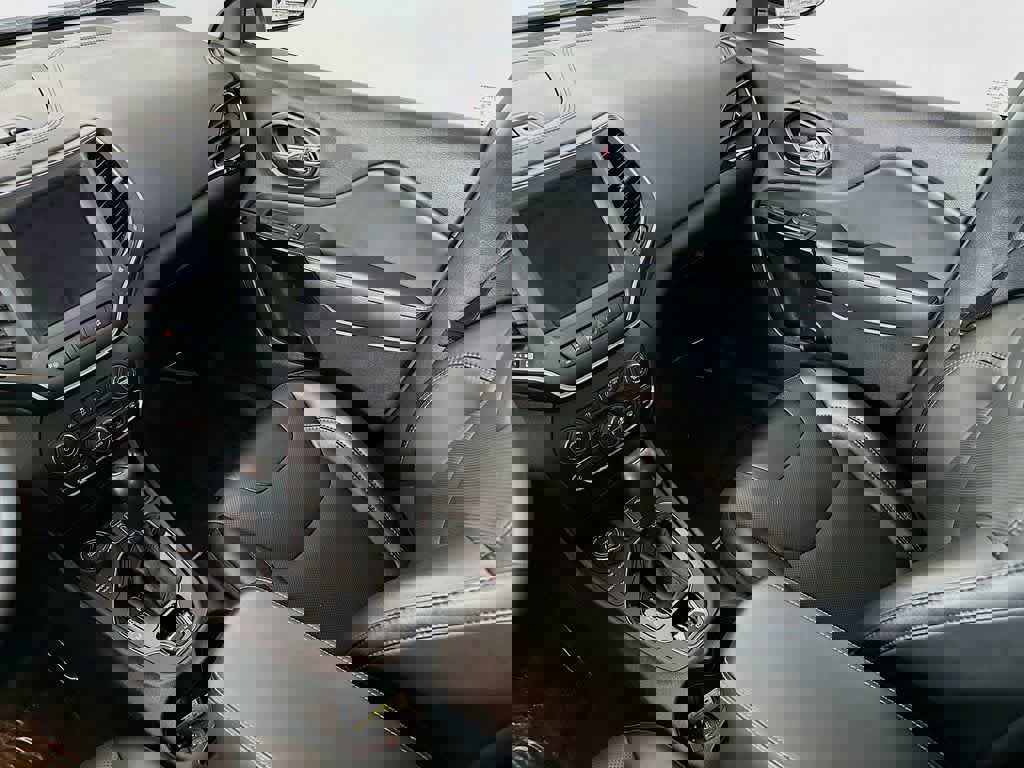 Used 2023 Jeep Cherokee Altitude Lux image 11