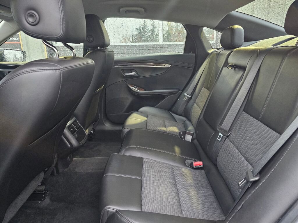 Used 2015 Chevrolet Impala LT FWD image 17