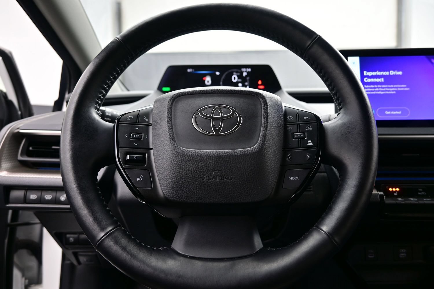 Used 2024 Toyota Prius XLE AWD/4WD image 24