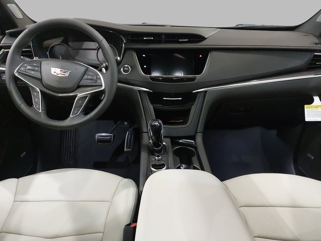 Used 2025 Cadillac XT5 Sportv w/ LPO, Floor Liner Package image 9