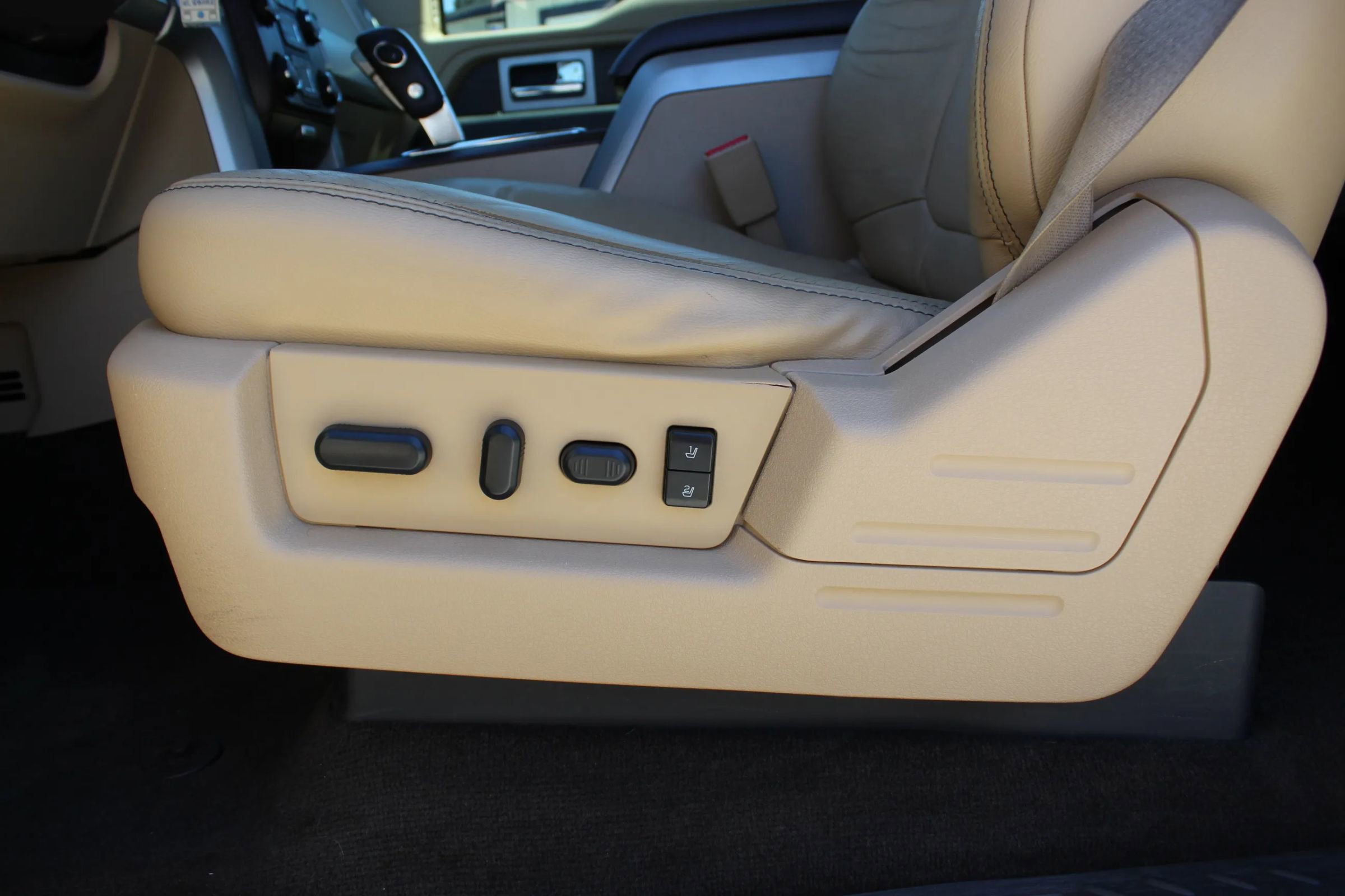 Used 2013 Ford F150 Lariat w/ Luxury Equipment Group image 13