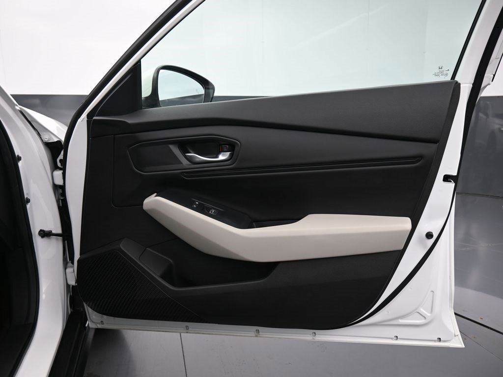 Certified 2024 Honda Accord EX image 38