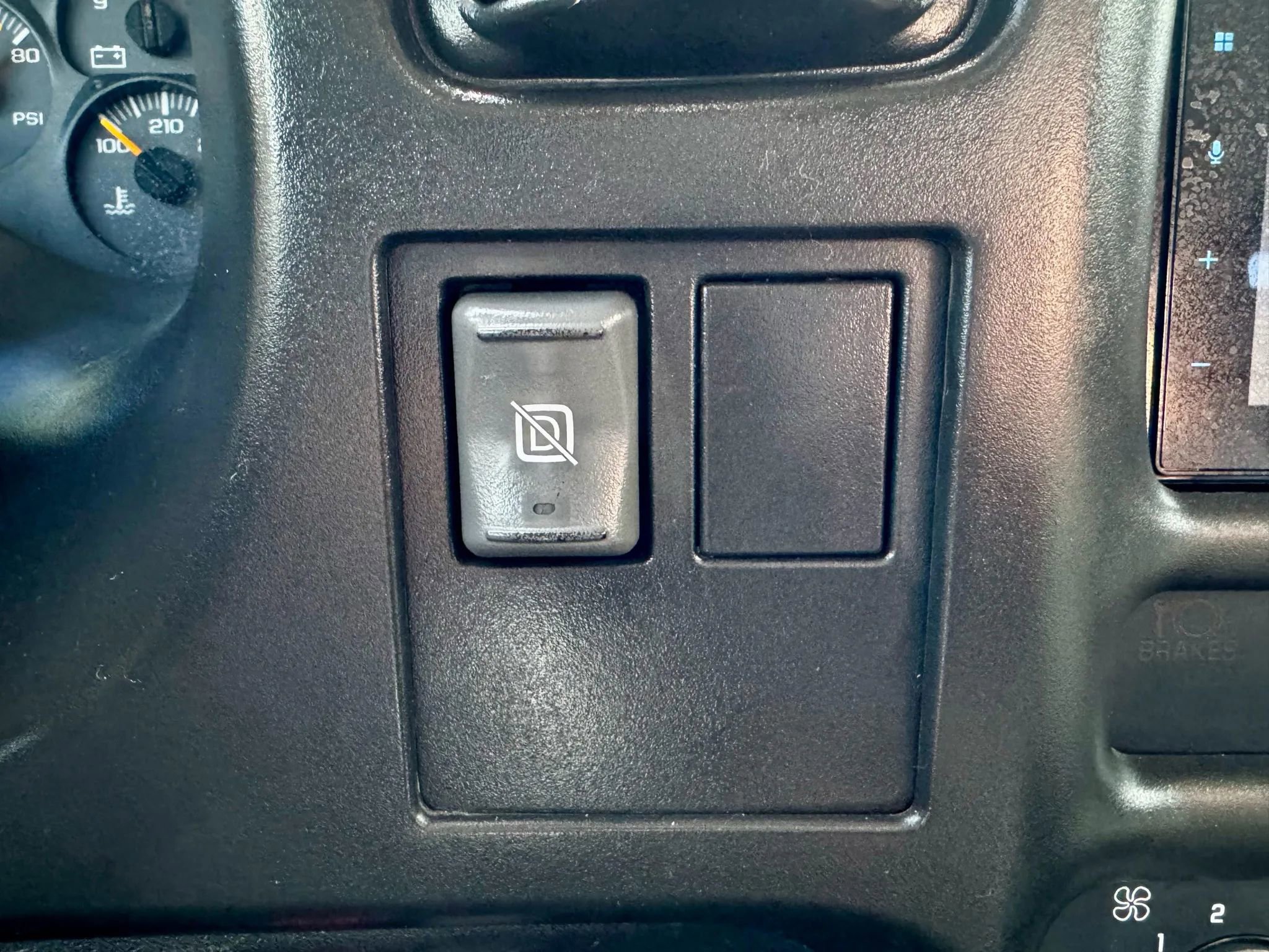 Used 2006 GMC TopKick C4500 2WD Crew Cab image 11