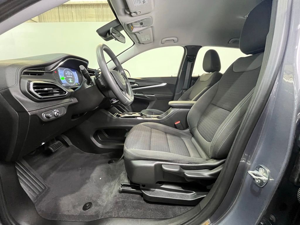 Used 2022 Chevrolet Bolt EUV LT image 16