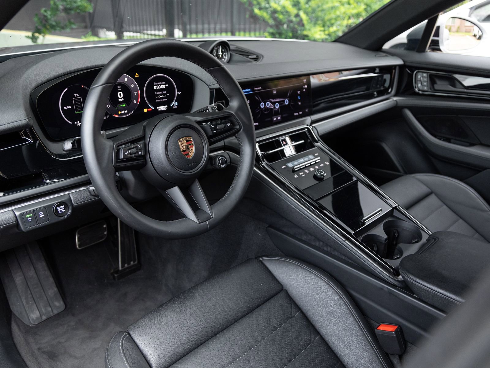 Certified 2025 Porsche Panamera 4 E-Hybrid AWD/4WD image 4