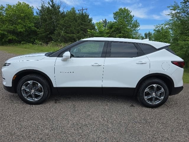 Certified 2025 Chevrolet Blazer LT FWD image 2