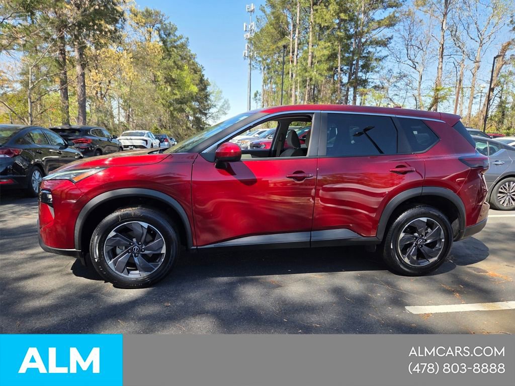Used 2025 Nissan Rogue SV image 3