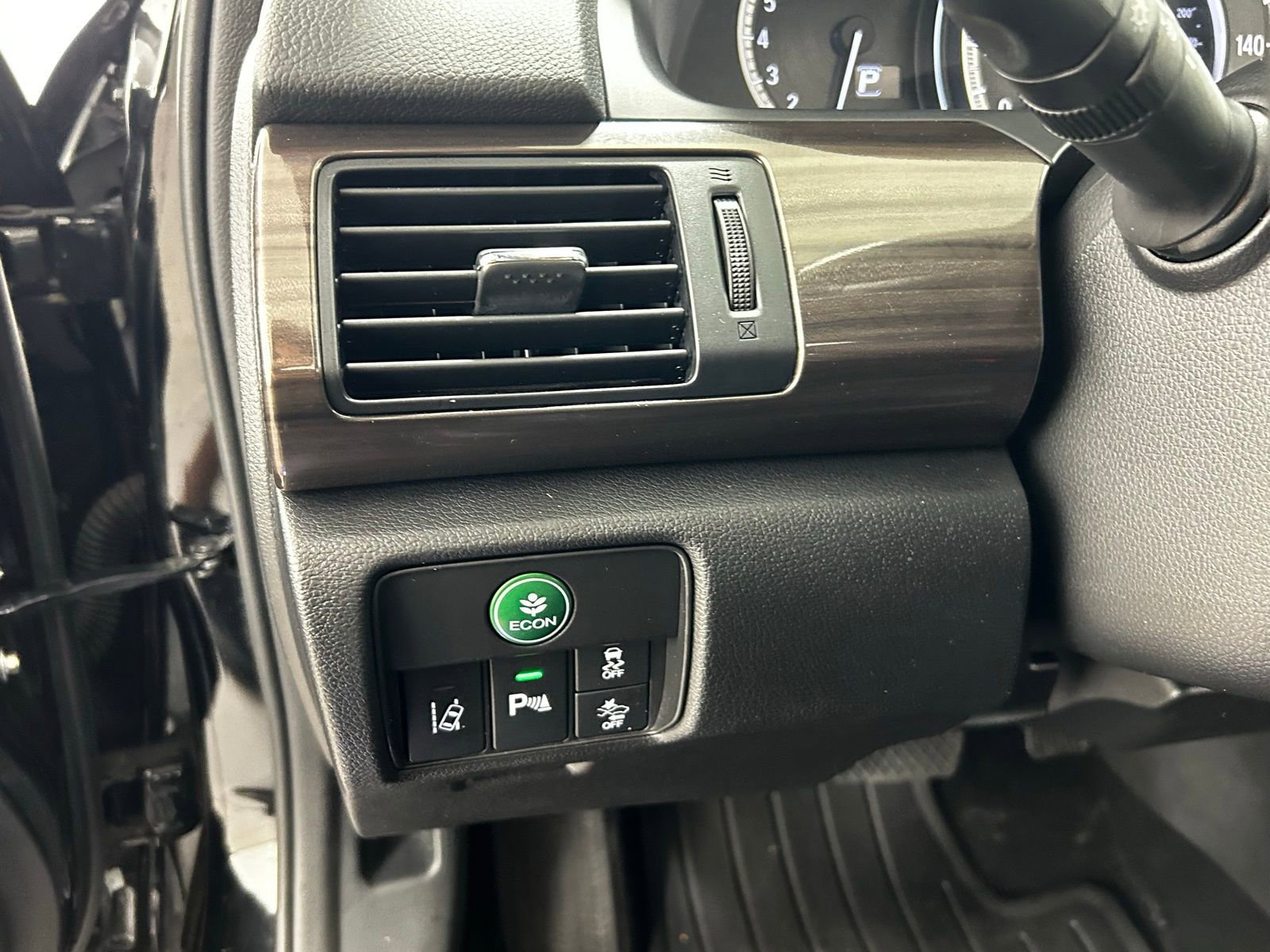 Used 2017 Honda Accord Touring image 28