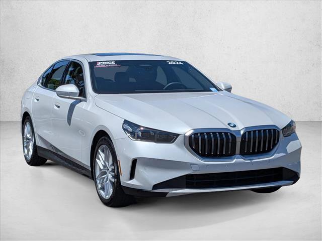 Certified 2024 BMW 530i w/ Premium Package RWD image 3