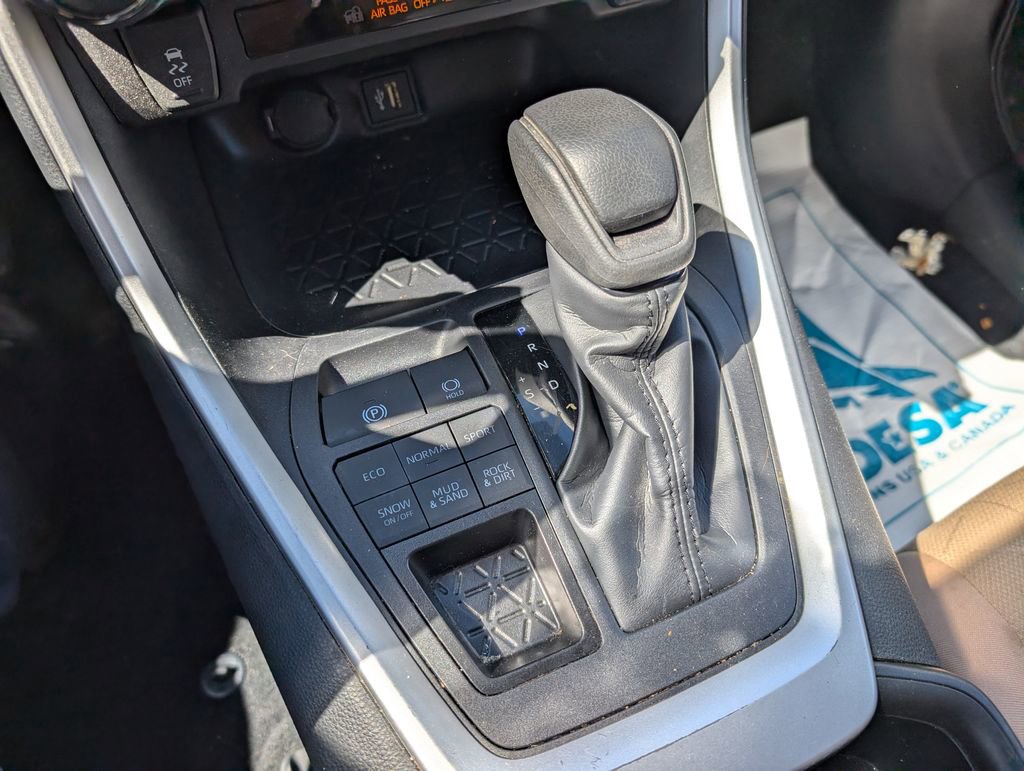 Used 2025 Toyota RAV4 XLE AWD/4WD image 21
