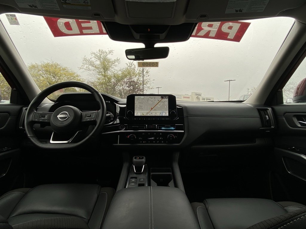 Used 2024 Nissan Pathfinder SL image 28