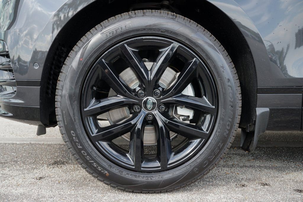 Used 2025 Land Rover Range Rover Velar Dynamic SE image 32