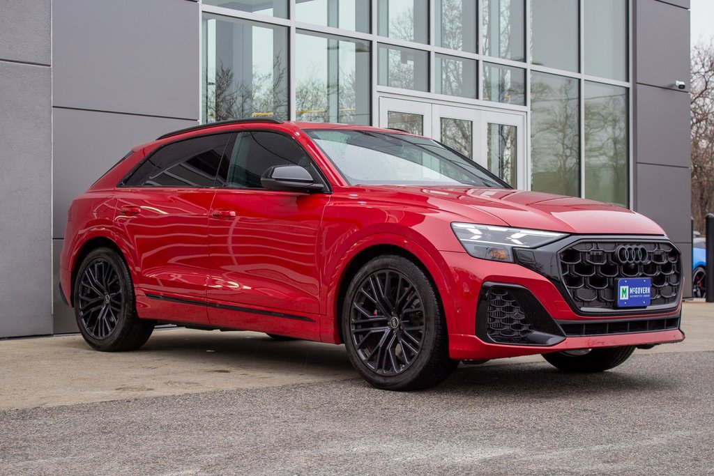 Used 2025 Audi SQ8 Prestige w/ Prestige Package image 3