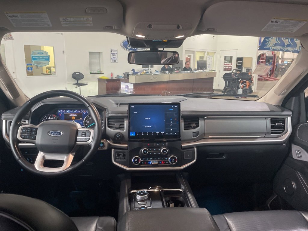 Used 2022 Ford Expedition XLT image 15