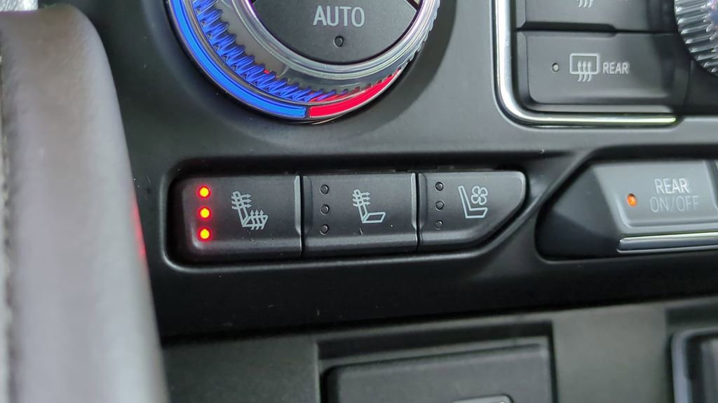 Used 2022 GMC Yukon SLT image 40