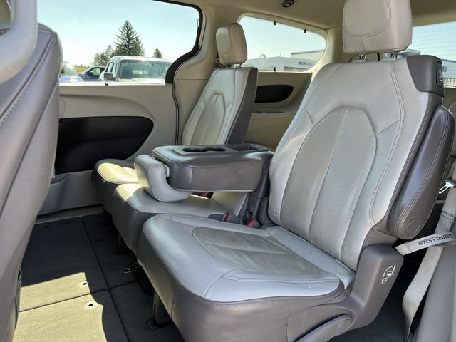 Used 2019 Chrysler Pacifica Touring-L Plus FWD image 26