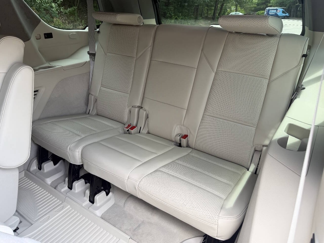 Used 2026 Cadillac Escalade Platinum Sport w/ LPO, ONYX Package AWD/4WD image 15