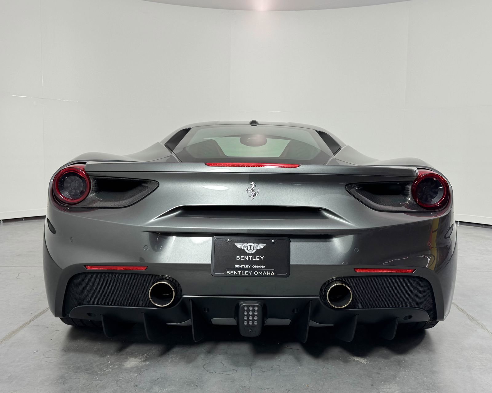 Used 2017 Ferrari 488 GTB image 6