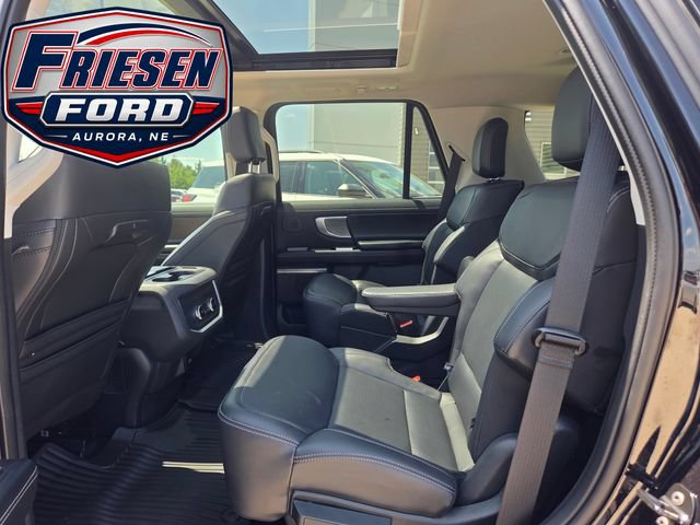 Used 2025 Ford Expedition Platinum w/ Driver's Package AWD/4WD image 22