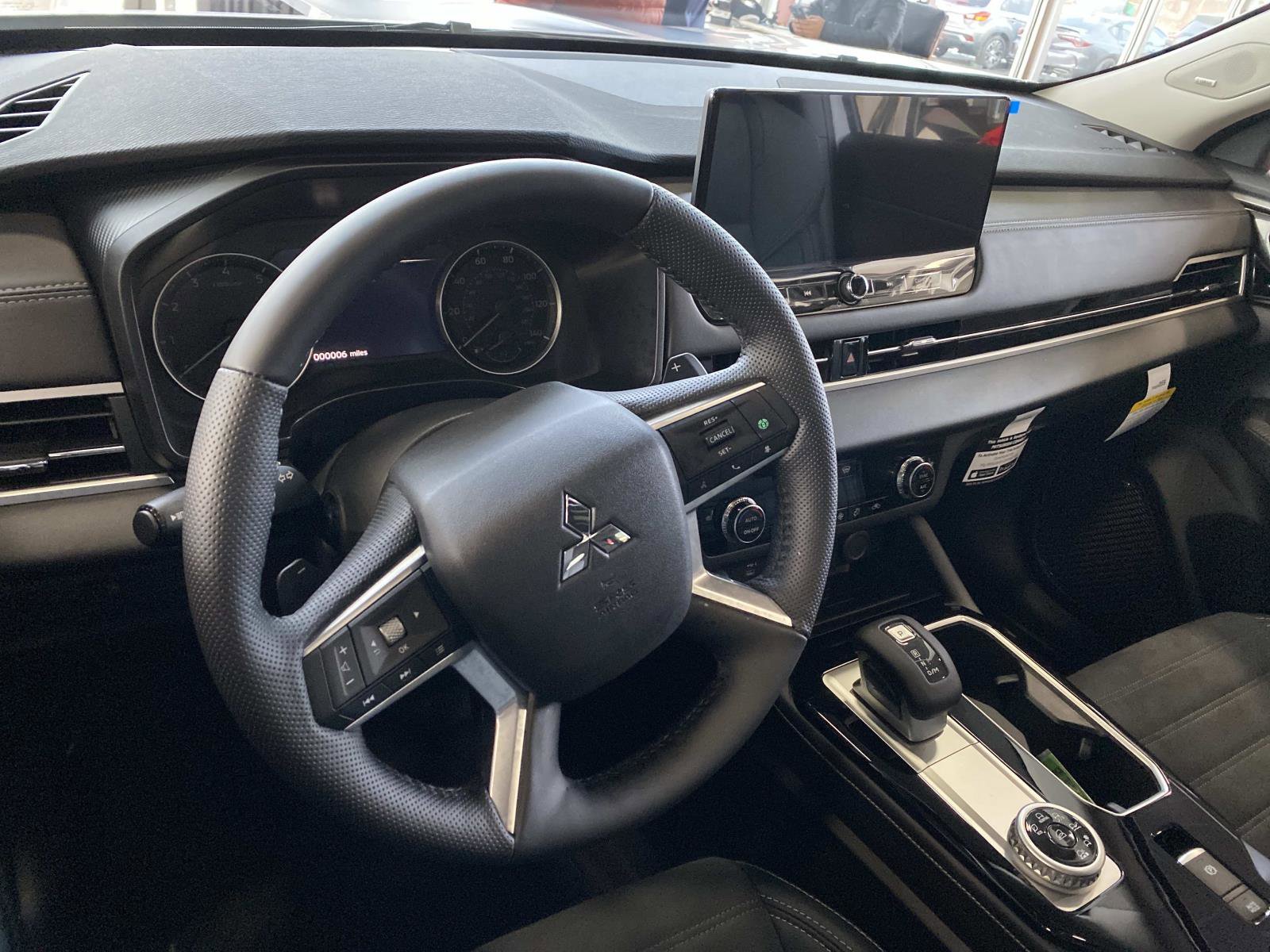 New 2026 Mitsubishi Outlander AWD image 11