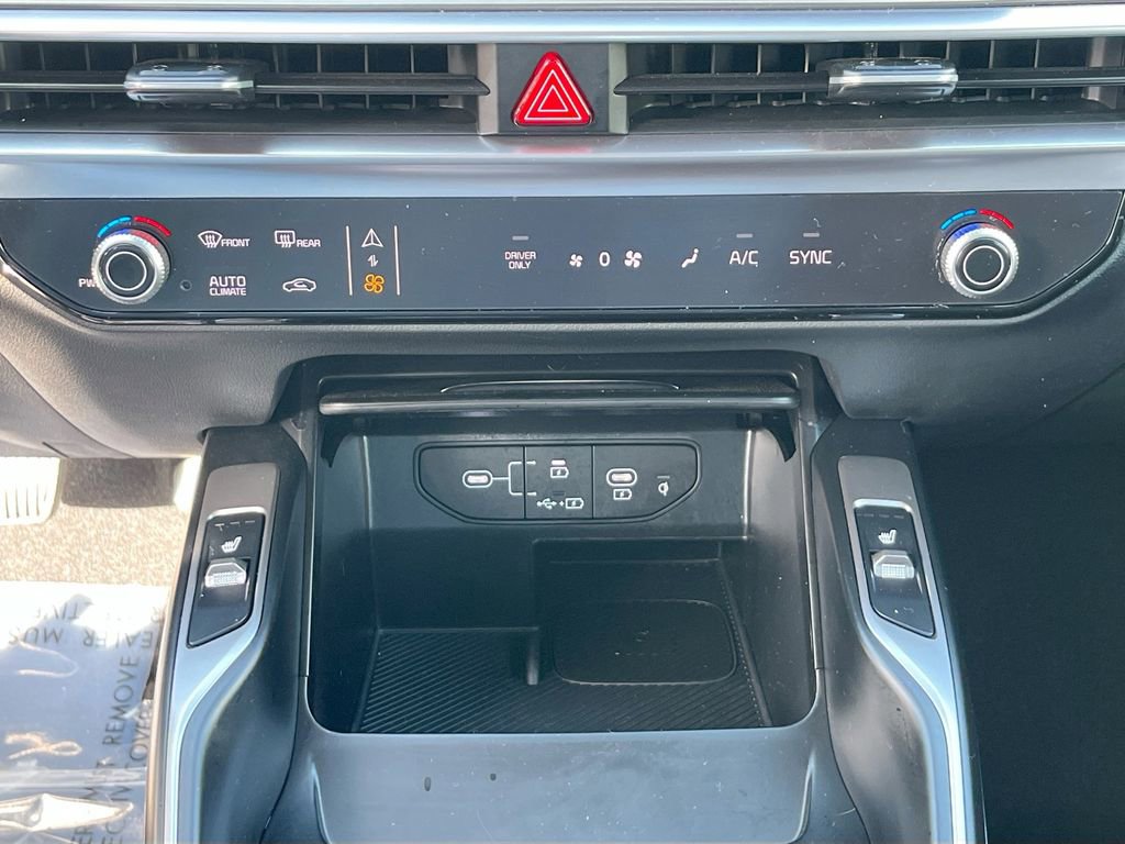Certified 2025 Kia Sorento EX w/ EX Panoramic Sunroof Package image 21