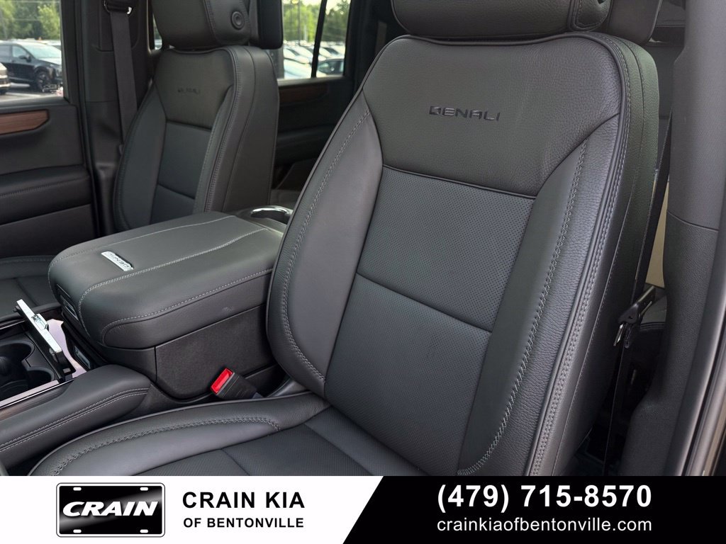 Used 2026 GMC Yukon XL Denali w/ Denali Reserve Package AWD/4WD image 24