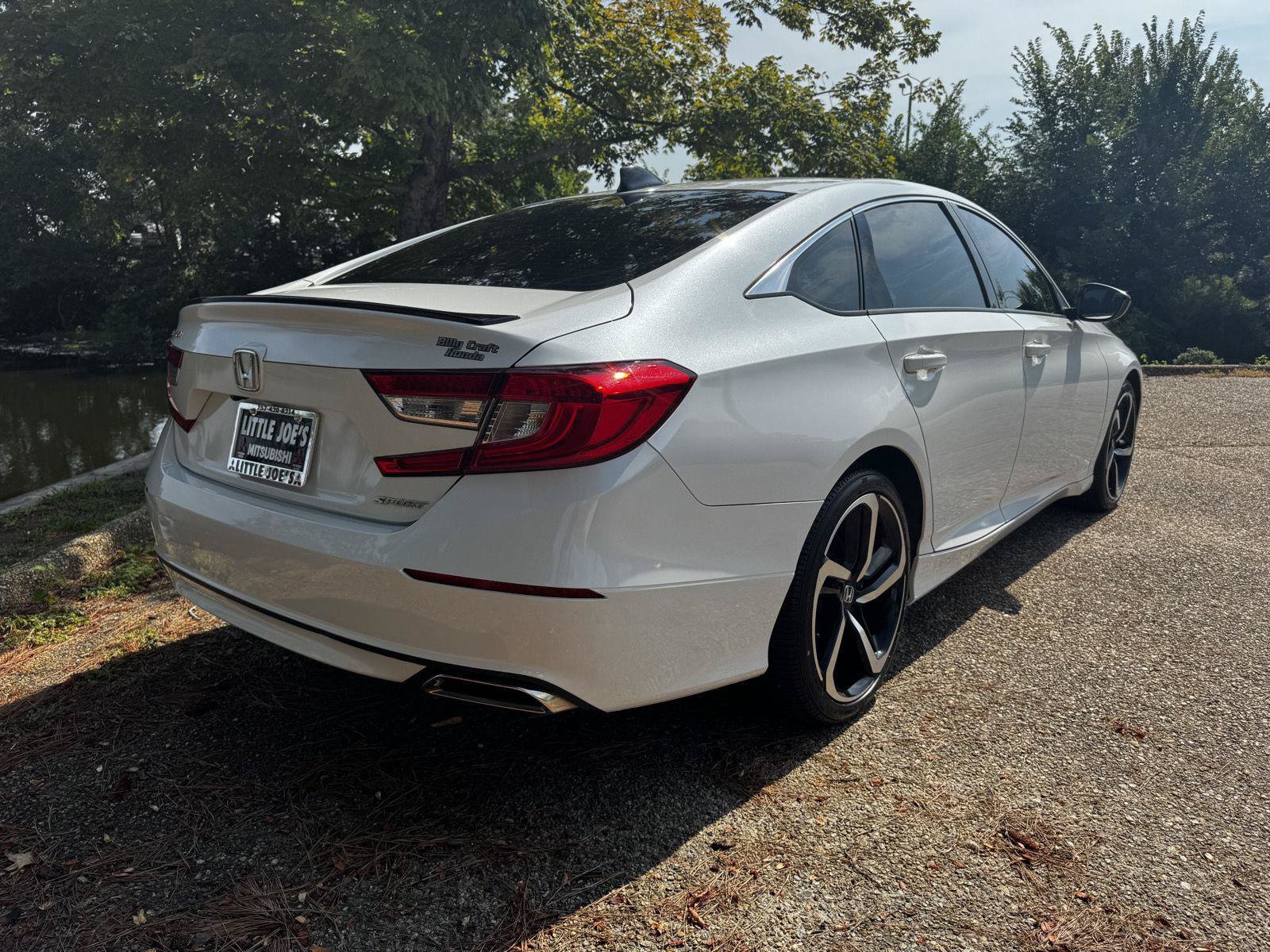 Used 2022 Honda Accord Sport image 4