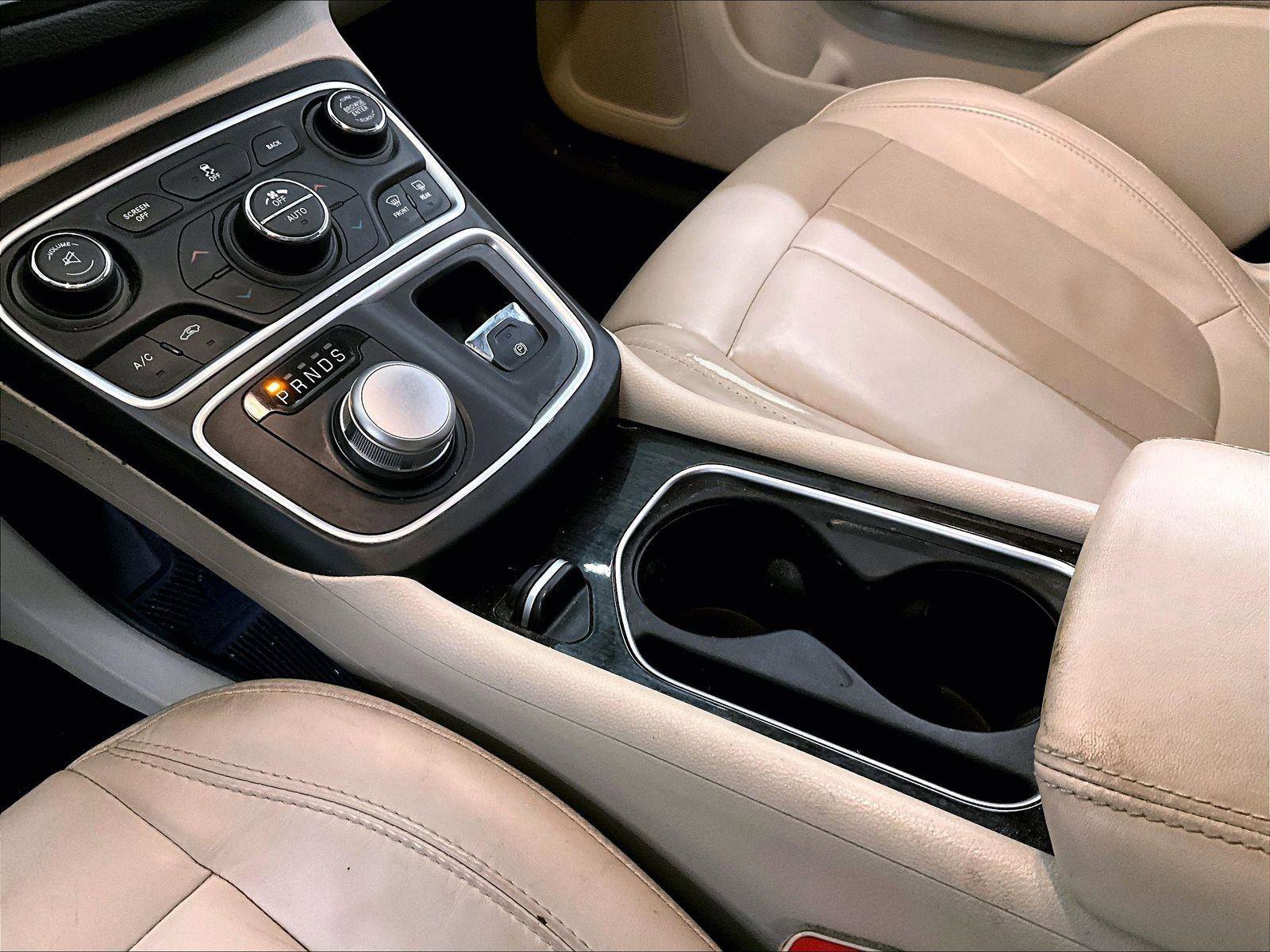 Used 2016 Chrysler 200 C image 16