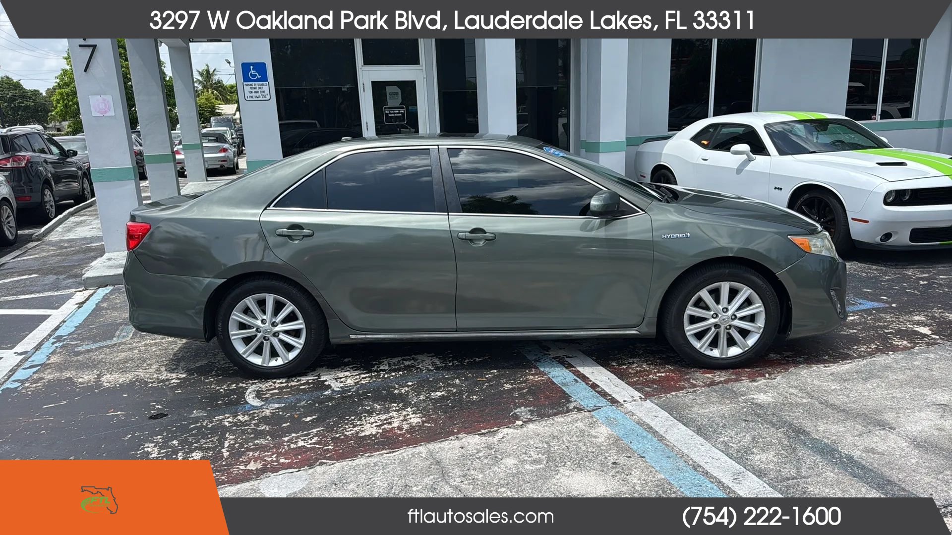 Used 2013 Toyota Camry XLE w/ Leather Pkg FWD image 11