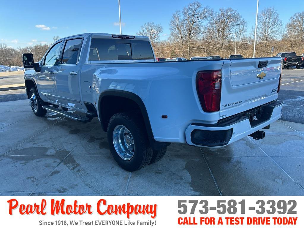Certified 2024 Chevrolet Silverado 3500 High Country w/ Technology Package image 7